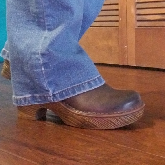 Born Brown Leather Ankle Booties 7M - Picture 13 of 16